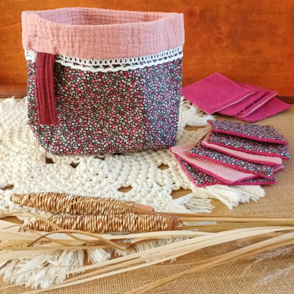 Panière et lingettes